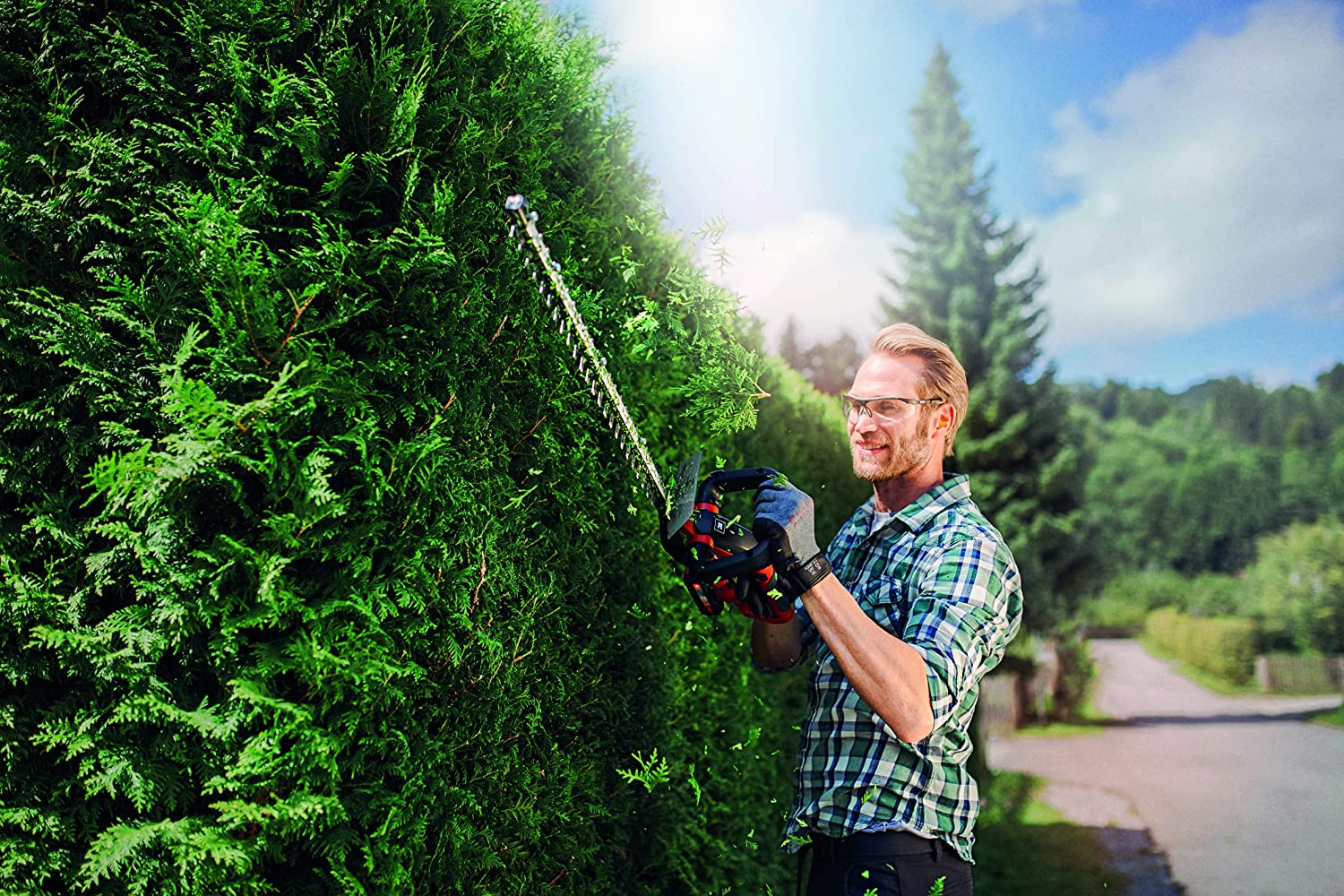 Einhell GE-CH 1846 cordless hedge trimmer Review : 2023